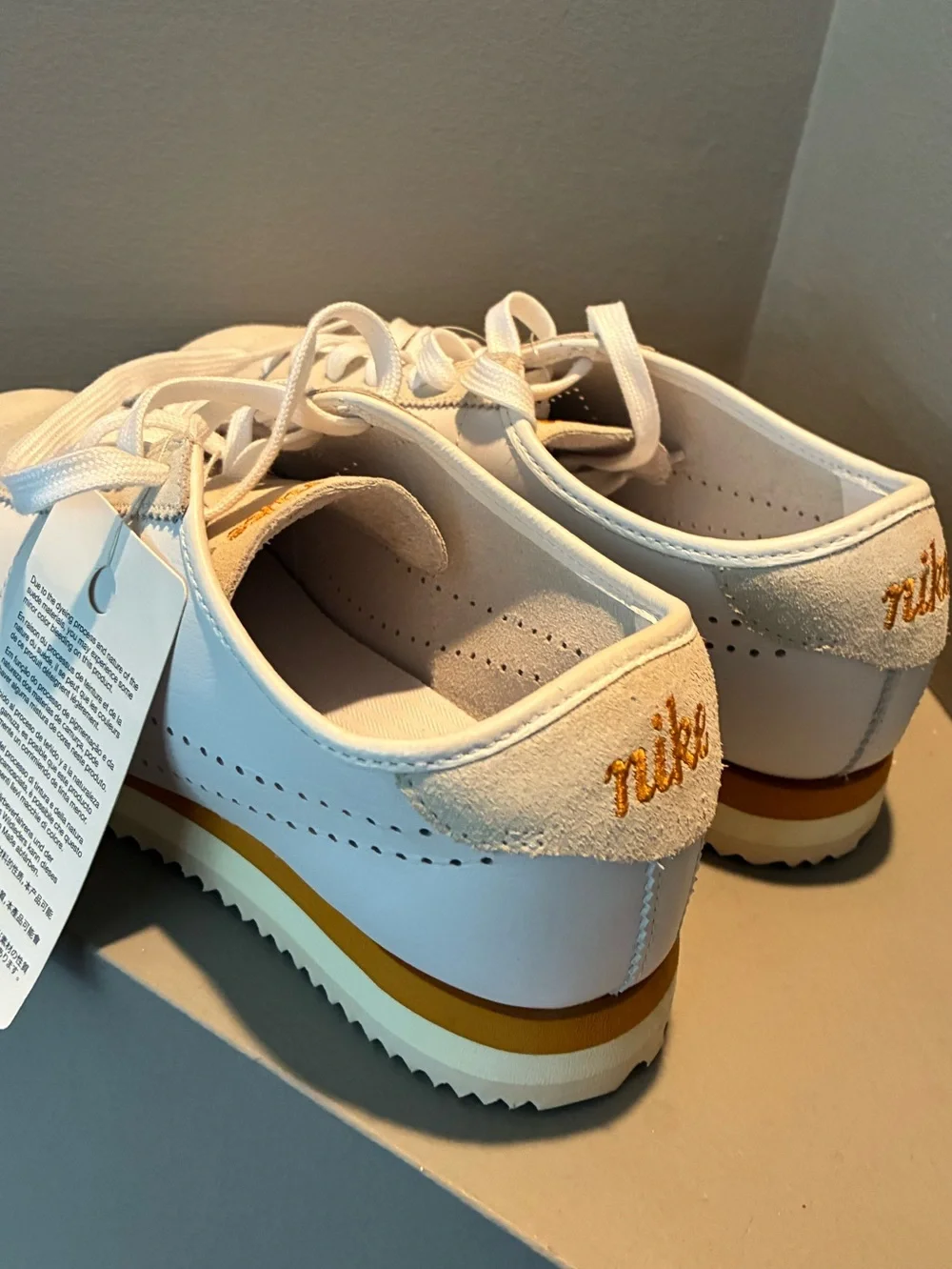NIKE CORTEZ Leather - size 9